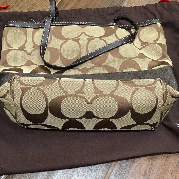 Coach purse - Picture 4 of 5